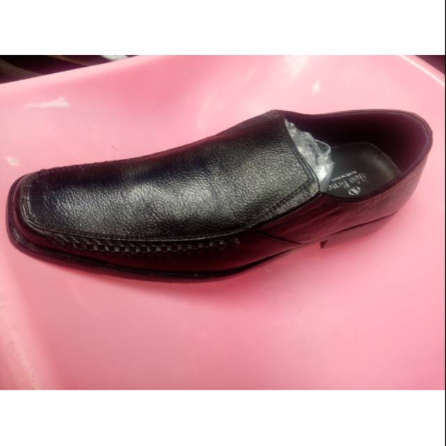 Aldo brue, sptu kulit, kantor