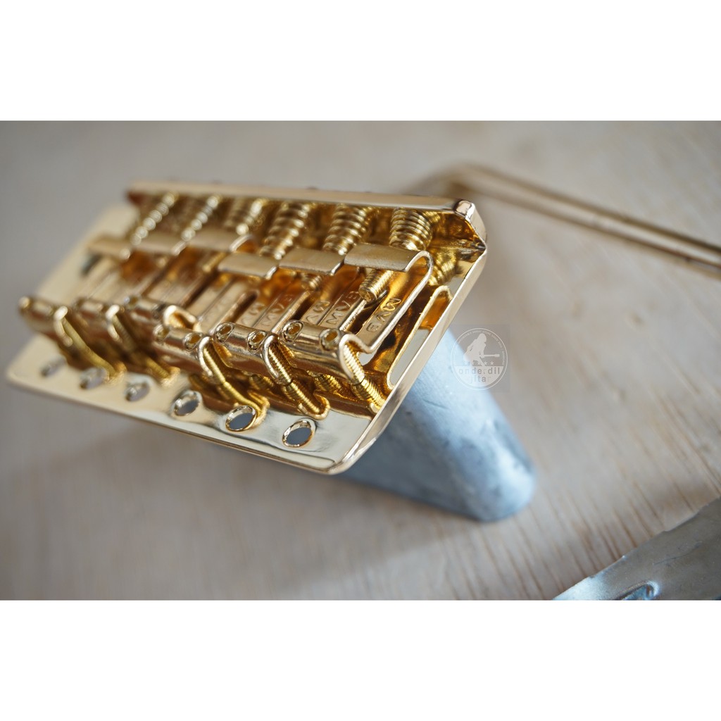 Tremolo MVB Gold