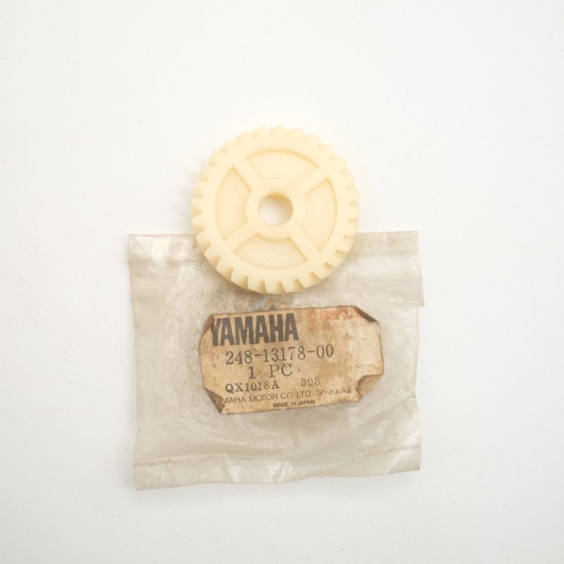 GIGI GEAR GIR POMPA OLI SAMPING OIL PUMP YAMAHA RS RS100 RS125 LS3 DT DT100 DT125 ORIGINAL NOS ORI B