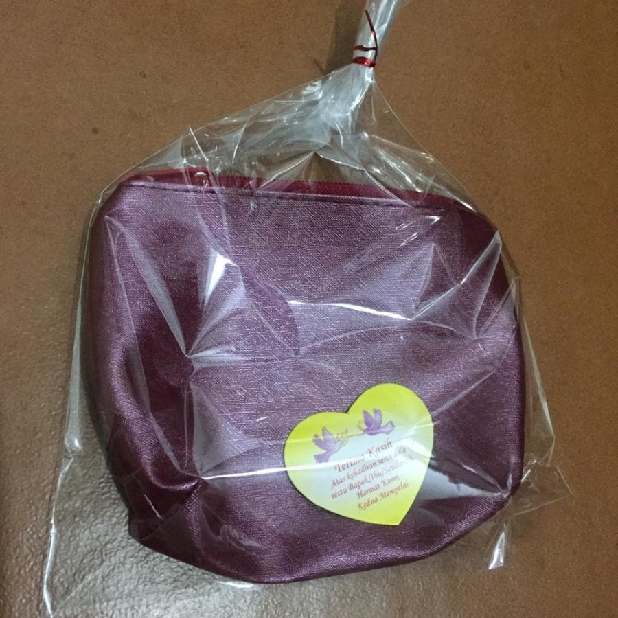 Souvenir Pouch Alva / Souvenir Pouch Dompet Bahan Kulit / Kalaf Packing Plastik free Thanks Card
