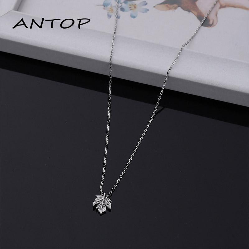 Kalung Dengan Liontin Daun Maple Untuk Wanita