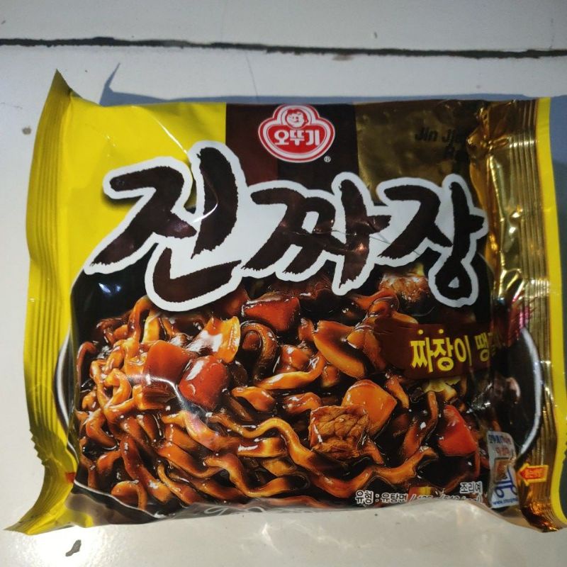 

Ottogi Jin Jjajang Ramen -135g