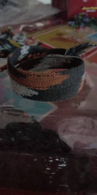 Gelang tangan serut tenun ikat  wanita pria 1kg muat 50pcs