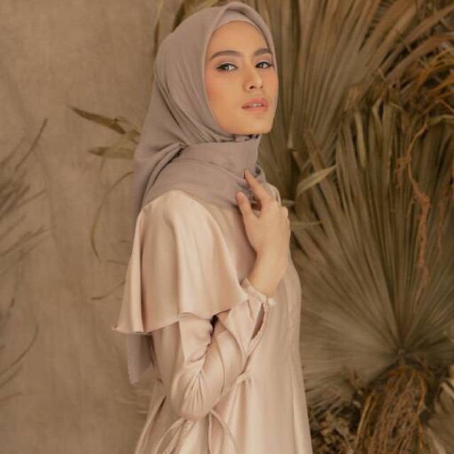 Rinjani plain dress rinjani dress wearing klamby