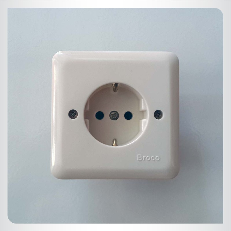 BROCO - STOP KONTAK / COLOKAN TUNGGAL