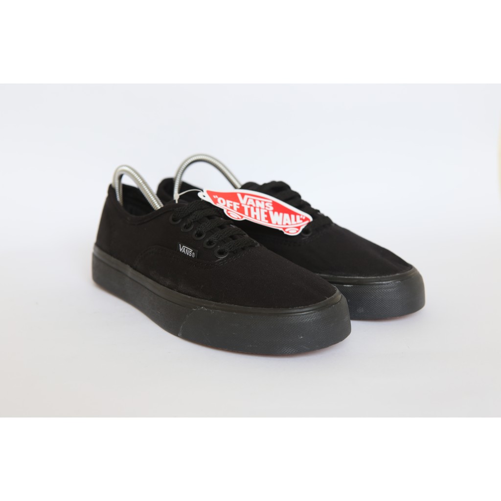 Sepatu Vans Authentic Hitam !