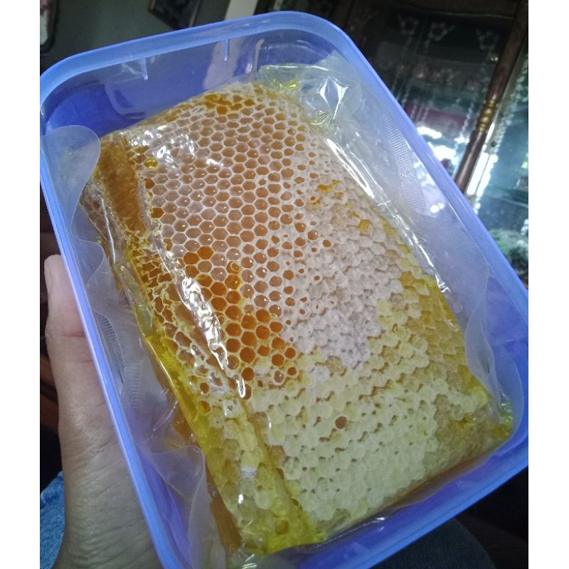 

Madu sarang ternak nyiruan
