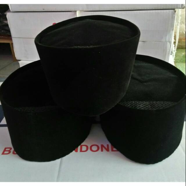 peci hitam tinggi 8 cm