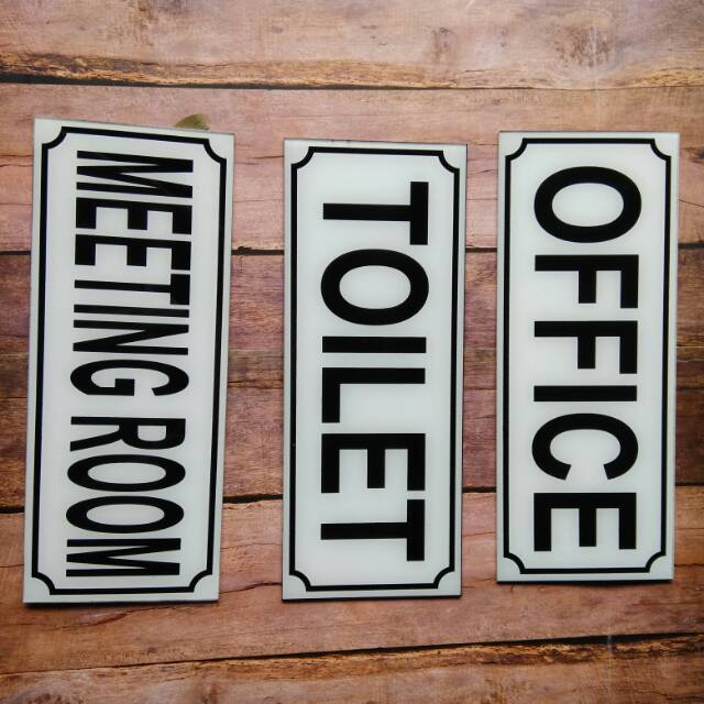 

Papan akrilik custom
