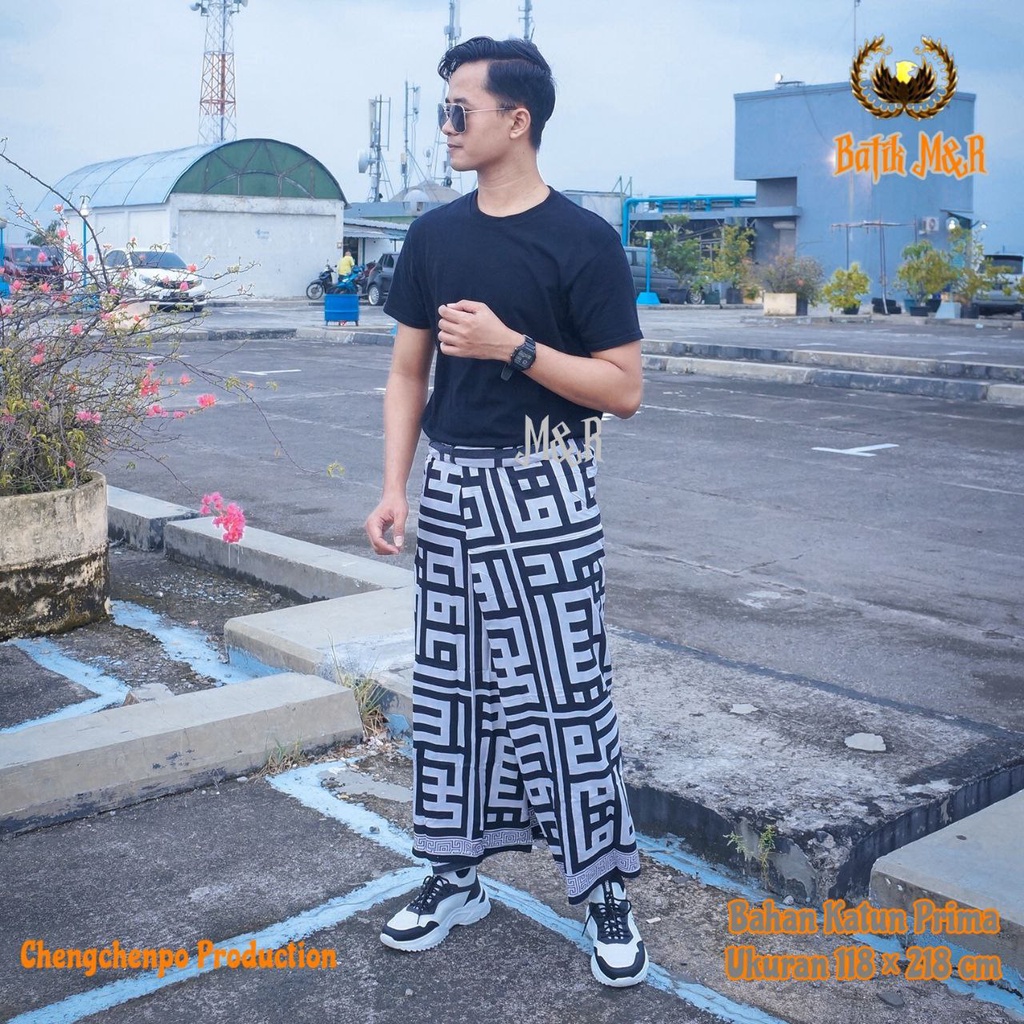 SARUNG BATIK KUFI PUTIH
