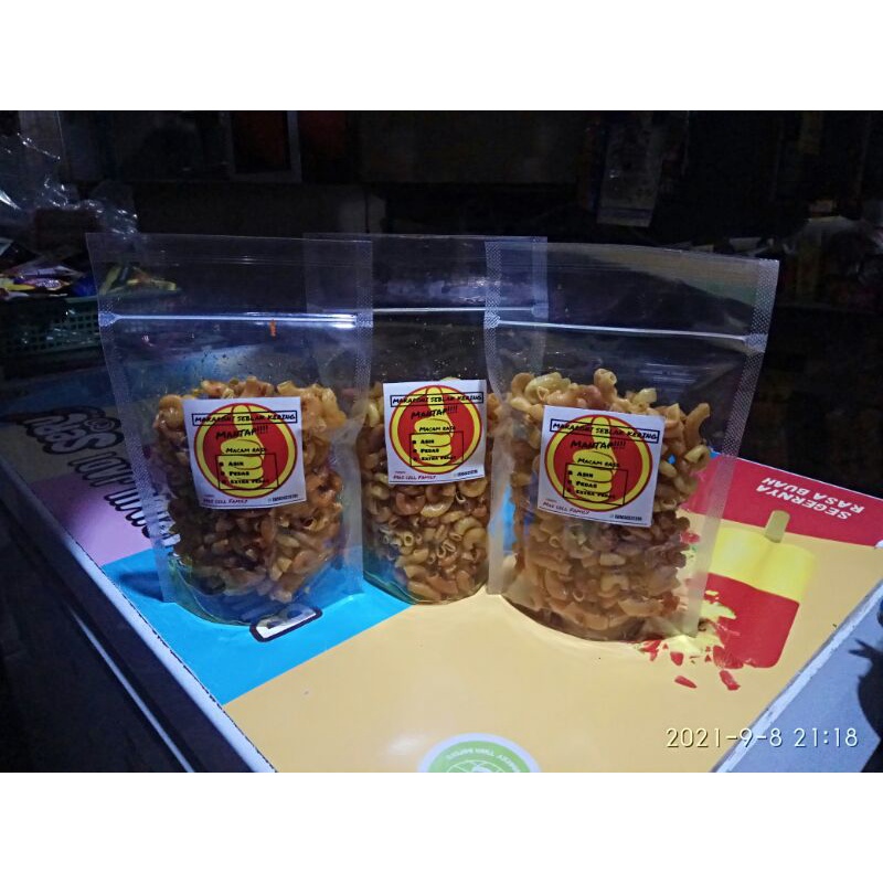 

seblak makaroni/makaroni mantap/makaroni nikmat/makaroni seblak kering/cemilan/makanan ringan/makanan enak/makroni seblak kering mantap/rasanya enak dan wangi/gurihnya terasa/jagonya makaroni/seblak/makaroni/mantap!!!!/good makaroni/makanori nice speci/