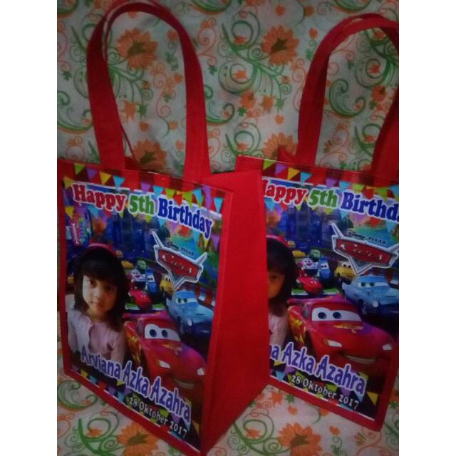 

tas ultah kotak