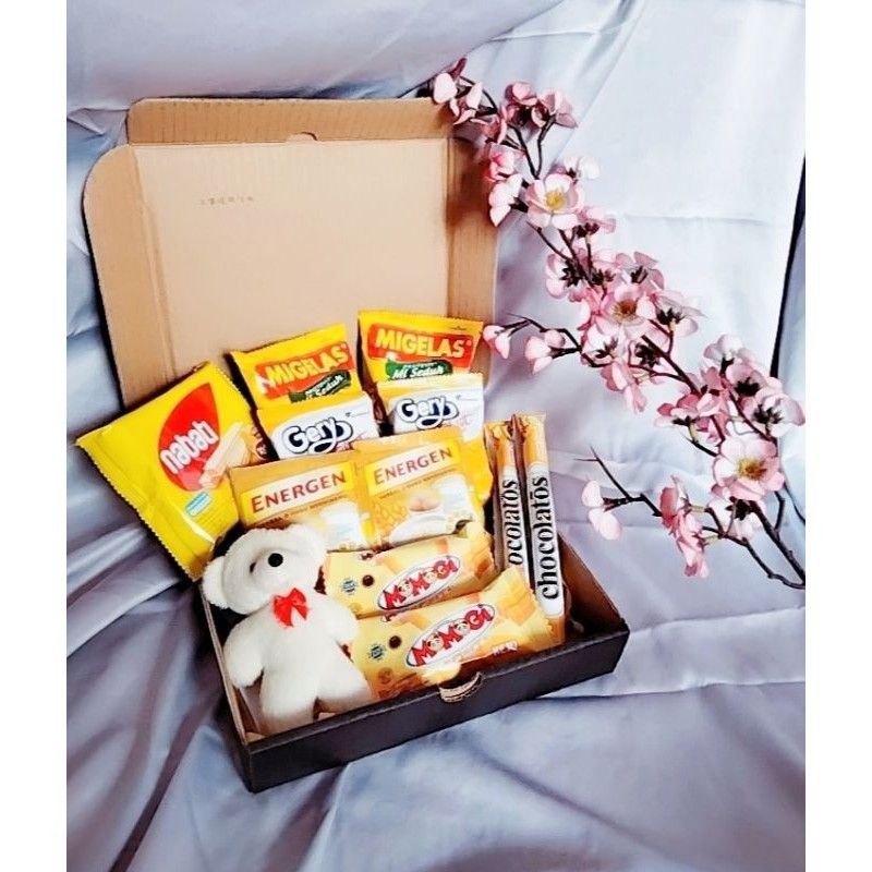 

SNACK BOX / GIFT BOX / HAMPERS SNACK KUNING
