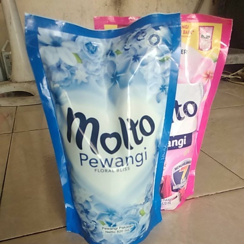 

Molto pewangi