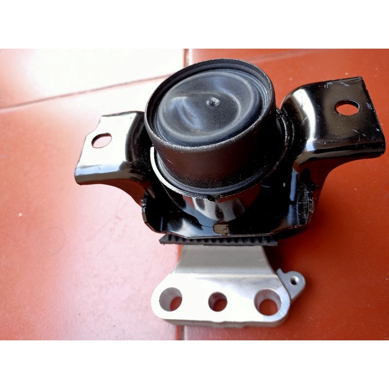 ENGINE MOUNTING NEW ERTIGA