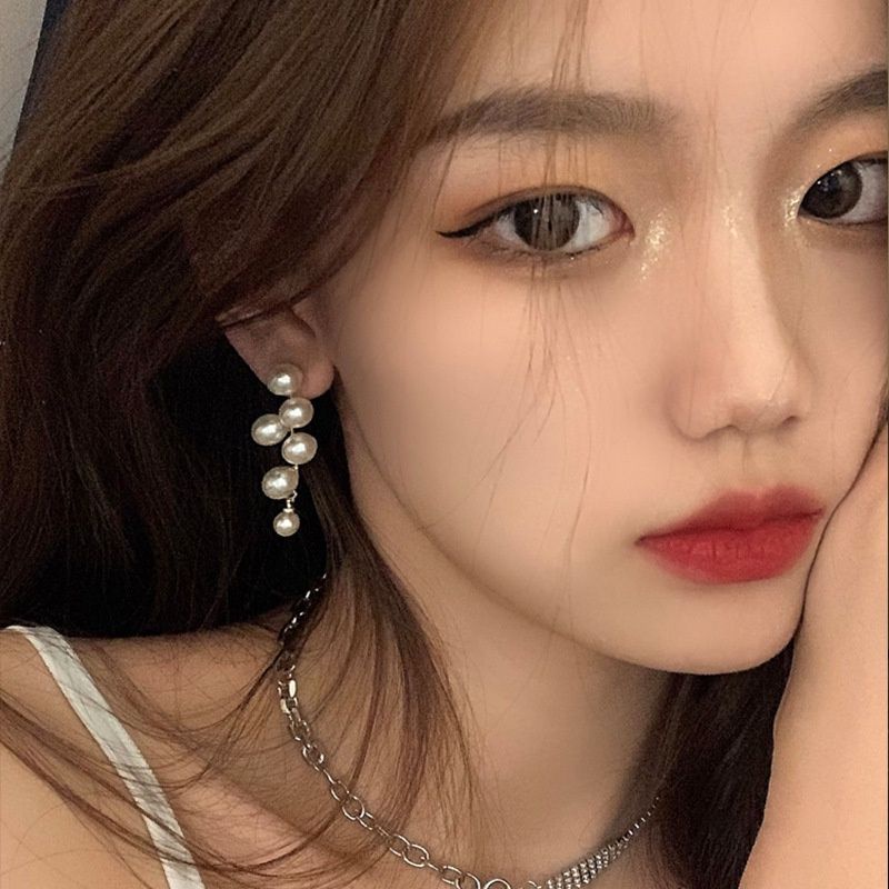 FerenHongXia Anting Wanita Bentuk Anggur Aksen Mutiara Gaya Korea Untuk Pesta Ulang Tahun