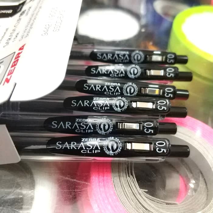 

Pulpen Sarasa Gel 0.5 Hitam / Biru