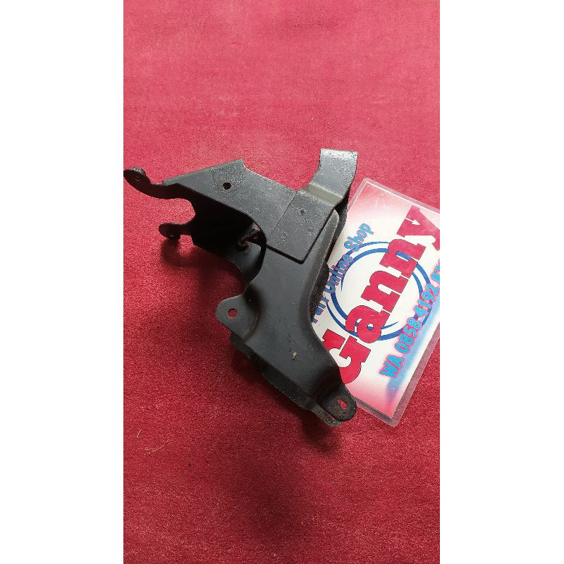 dudukan dasi.panel dada f1zr original bekas