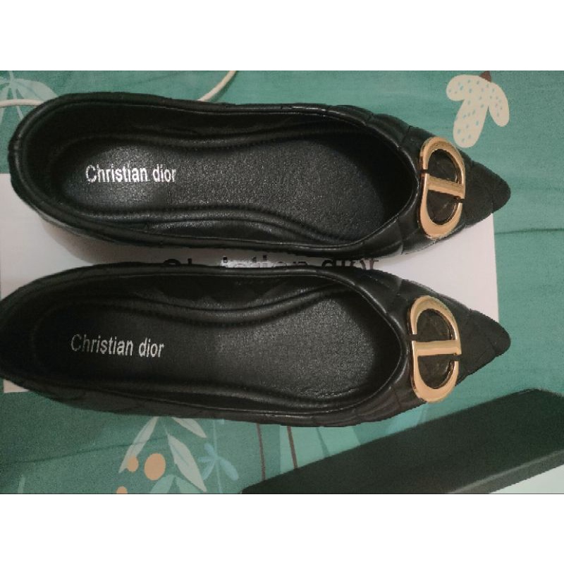SEPATU ALA DIOR