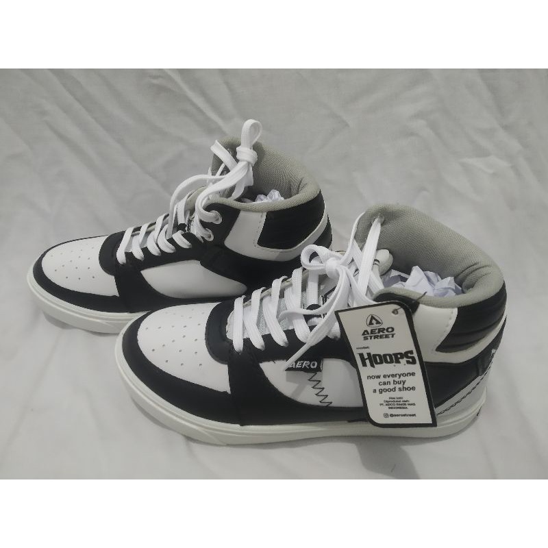 sepatu Aerostreet hoops black white