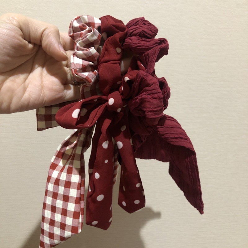 

scrunchie pita merah