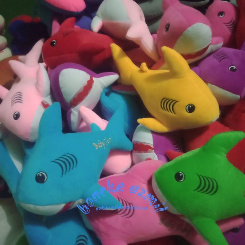 Boneka ikan hiu baby shark ukuran 35cm