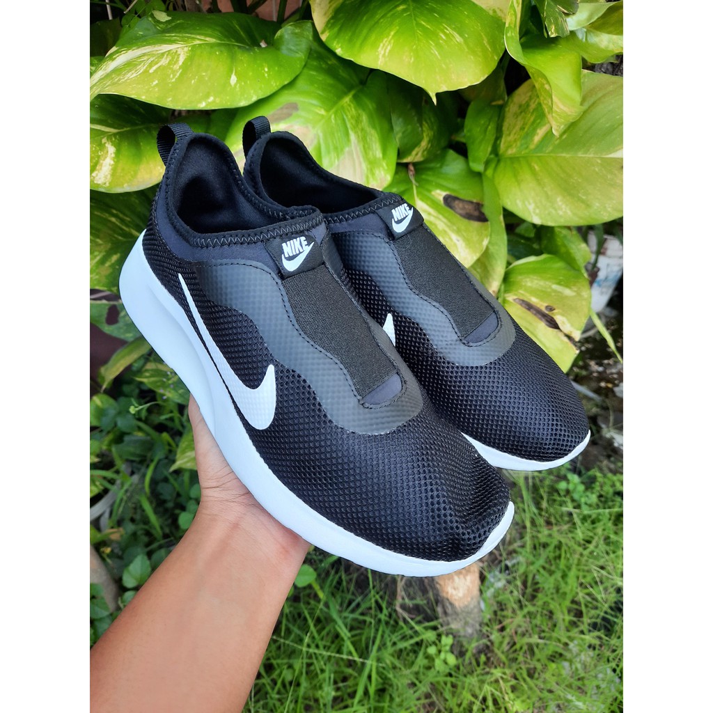 nike tanjun slip on