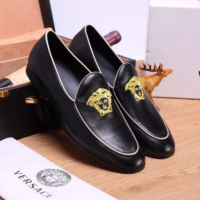 Versace Men's Loafer /  Sepatu Pria / Super Mirror Quality