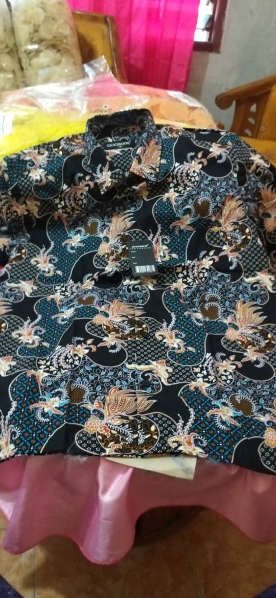 Kemeja Batik Pria Lengan Pendek Bs85 Katun Motif Modern Dixmont Semi Slimfit