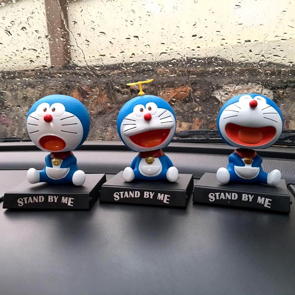 Boneka Figure Miniatur Pajangan Mobil Doraemon Lucu