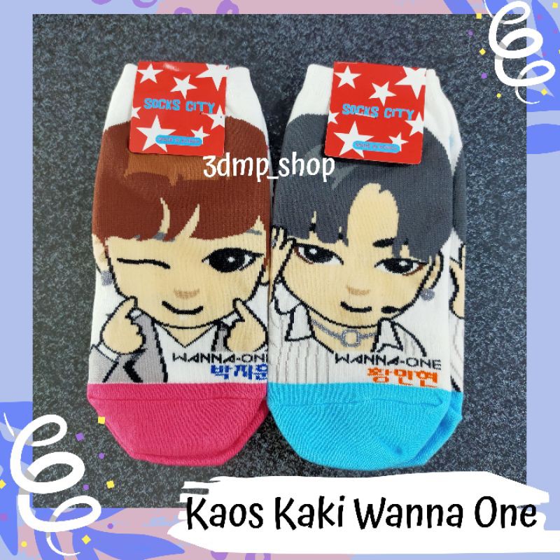 Kaos kaki Wanna One Park Ji Hoon Hwang min hyun