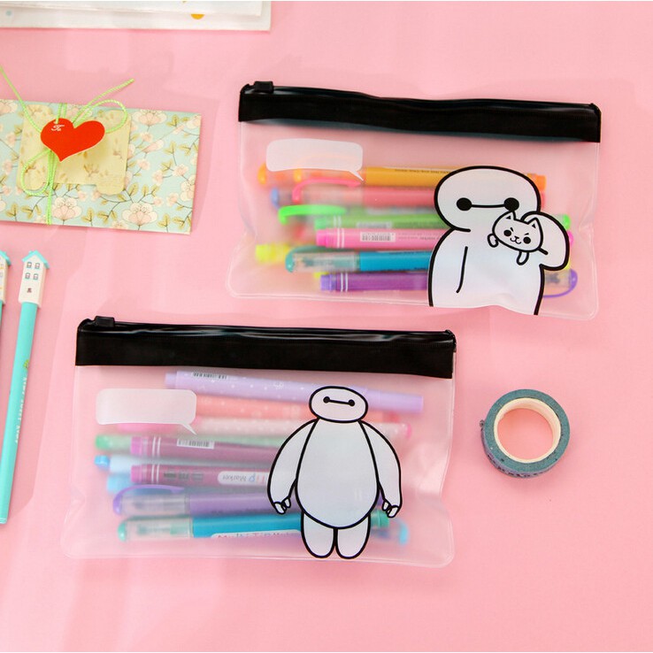 

Ennwen TP0061 Tempat Pensil PVC Transparan Baymax Big Hero / Tempat Kosmetik