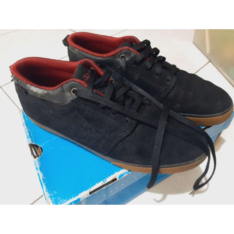 sepatu Lakai x chocolate