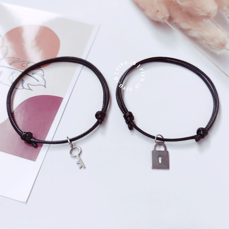 2PCS/1 SET GELANG COUPLE KUNCI DAN GEMBOK ( BISA REQUEST INISIAL/HARGA 1 PASANG)