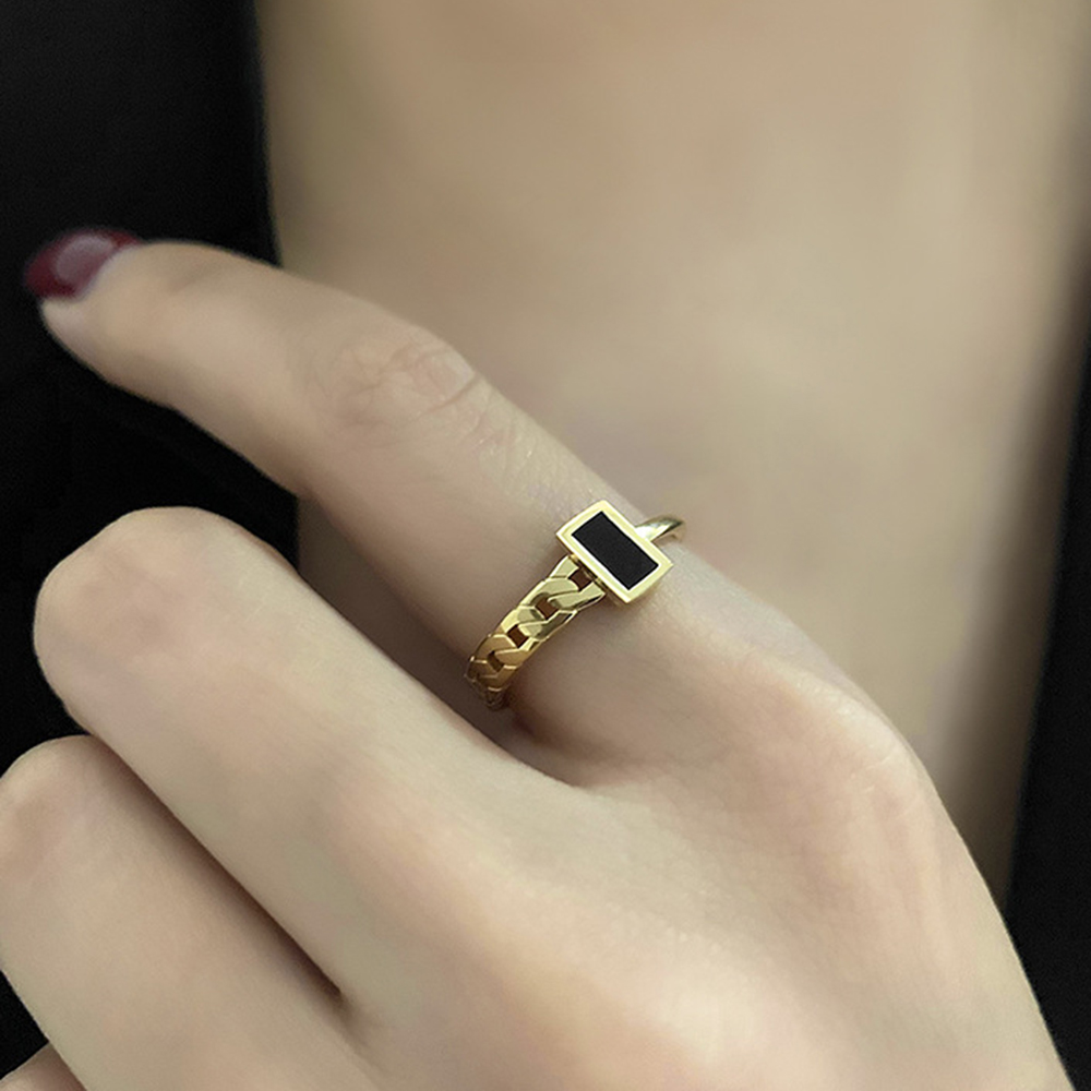 Cincin Wanita Dari Enamel Hitam Normcore Gaya INS Sederhana Baja Titanium Emas 18K Perhiasan Fashion Asimetris Rings