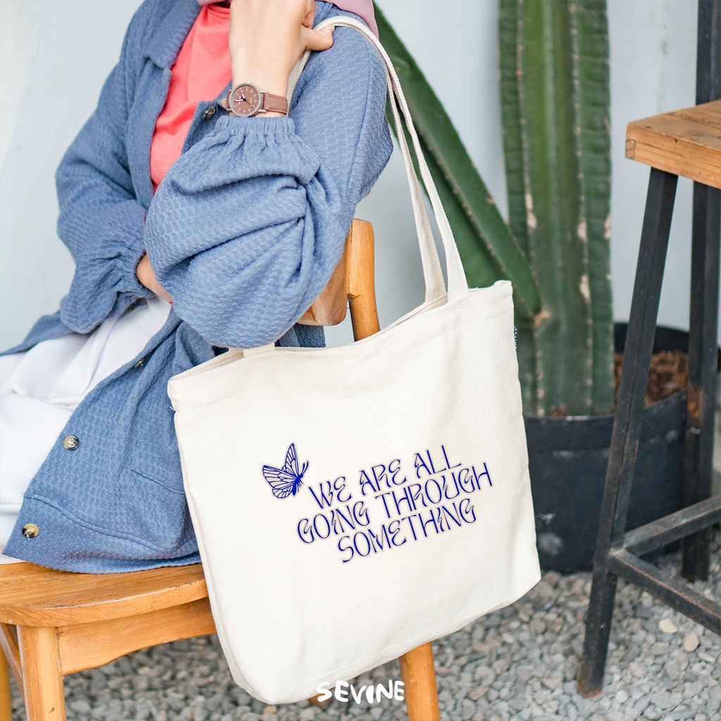 Sevine Tote Bag Kanvas Emily Resleting Kantong Tas Laptop Wanita Kuliah Sekolah Totebag Kerja Quotes Vintage Aesthetic - VU