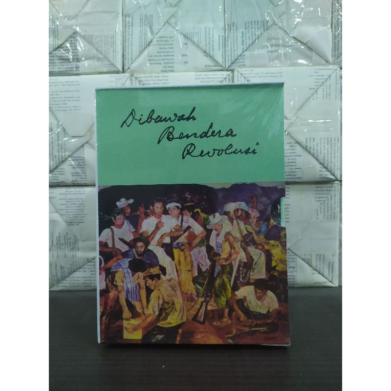 Dibawah Bendera Revolusi