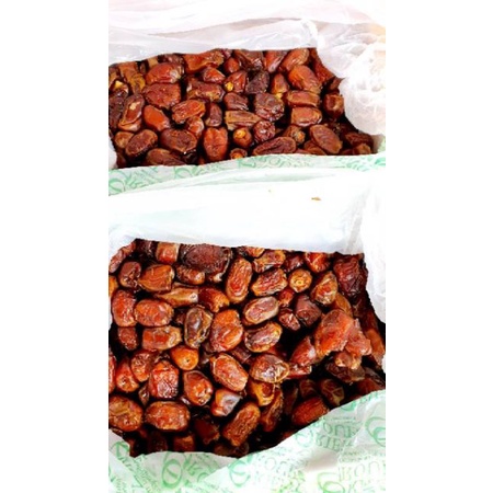 

KURMA GOLDEN VALLEY 1000 gram asli empuk