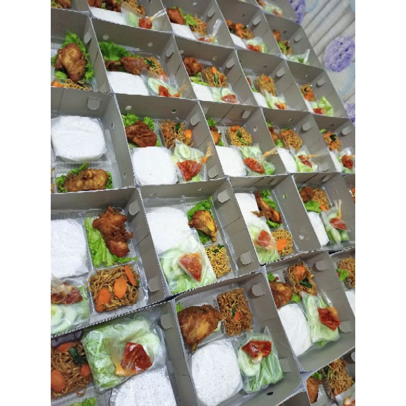 

Nasi Besek Box Paket Murah Kuning Besek Nasi Uduk Murah Enak Ulang Tahun Wisuda Ayam Nikmat Halal