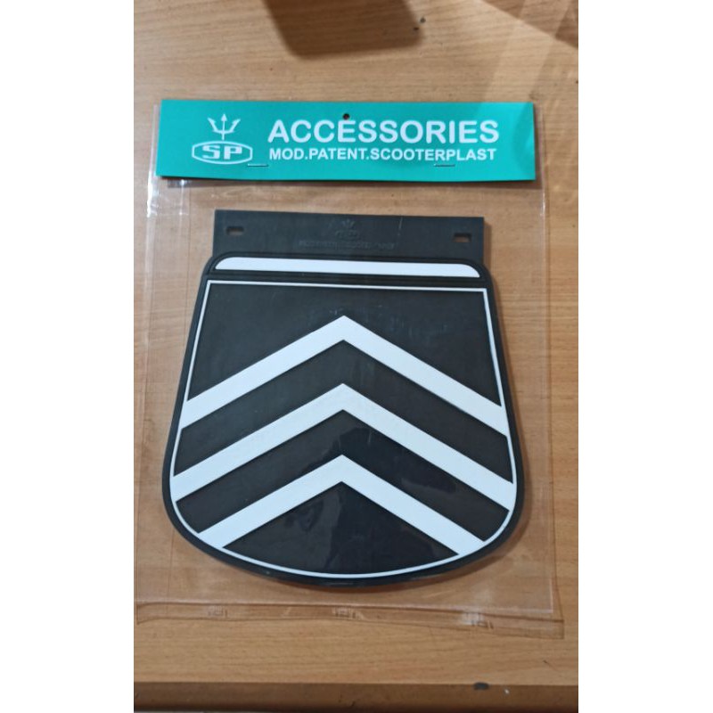 Vespa Kepet lumpur Sersan Hitam