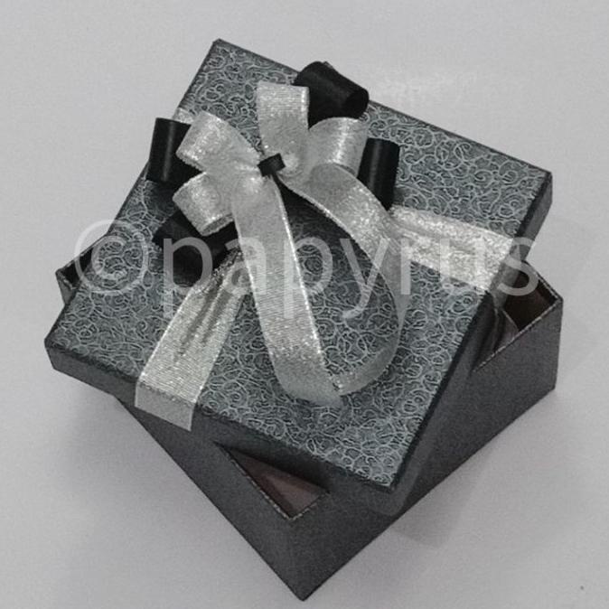 

Papyrus 15X15 Tinggi 10Cm Kotak Kado Gift Box Hadiah Kota Kado