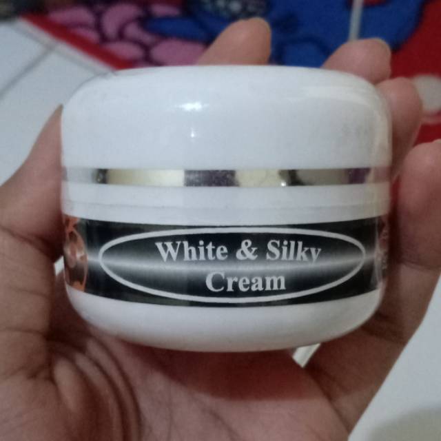 Ratu Ayu SALVAGER - White and Silky