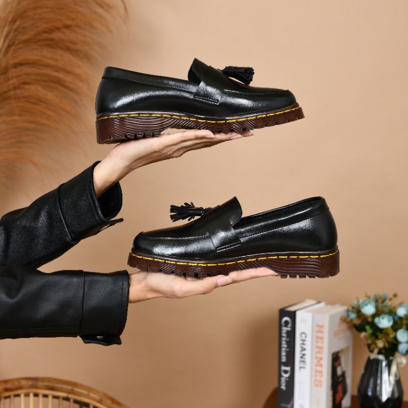 Sepatu wanita terbaru loafers kekinian model dockmart