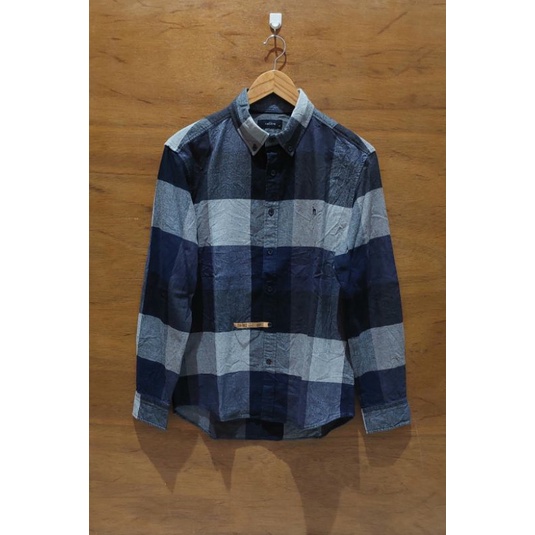 kemeja flanel hazzys