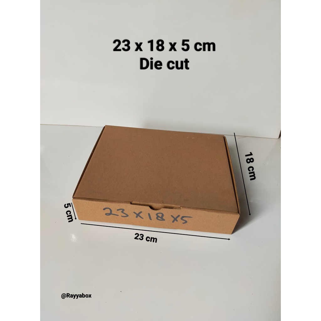 

Kardus /box packing uk 23x18x5 cm boxpizza/boxhampers/kardusaksesoris/boxdiecut