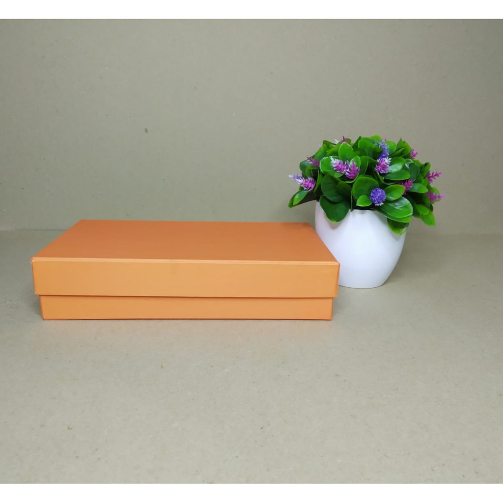 

HardBox / Kotak Kado Orange Polos P25cm X L15cm X T5cm
