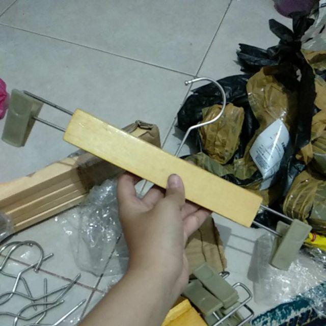 Hanger Jepit Kayu Celana , Rok Natural Dewasa Lusinan / 12 Pcs