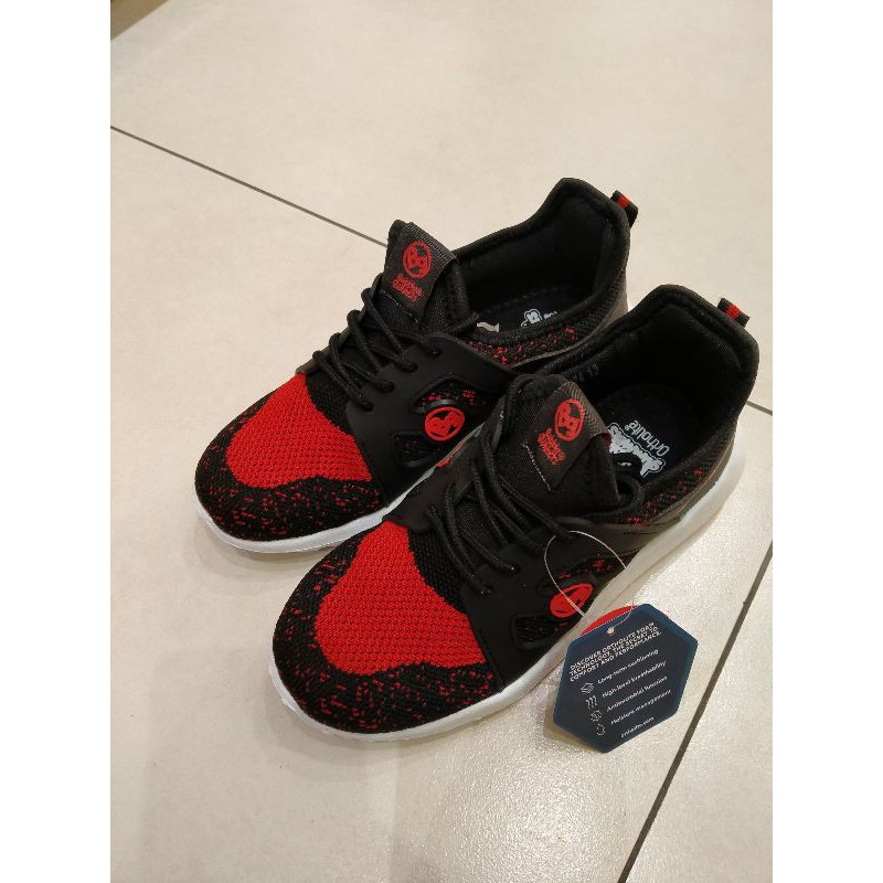 Sepatu dan sandal Bata