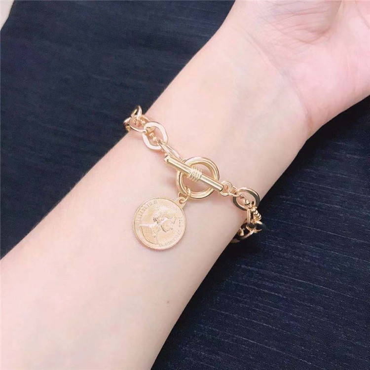 Gelang Liontin Kepala Model Double Layer Untuk Kecantikan