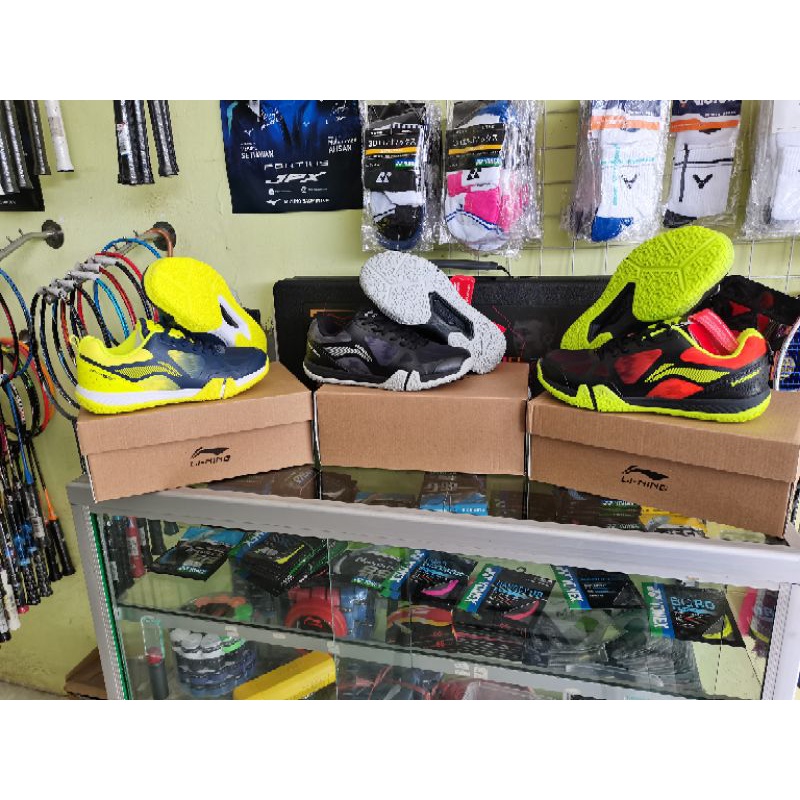 sepatu lining Saga Lite 4/IV original